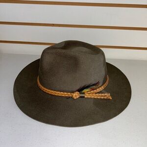 Outback Trading Company Olive Hat Size 7-8